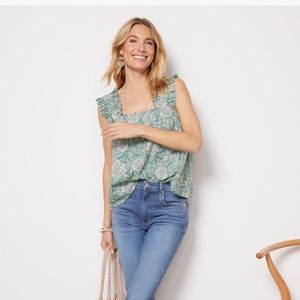 Like new Evereve Lora Green and Cream Floral Cotton Ruffle Tank medium